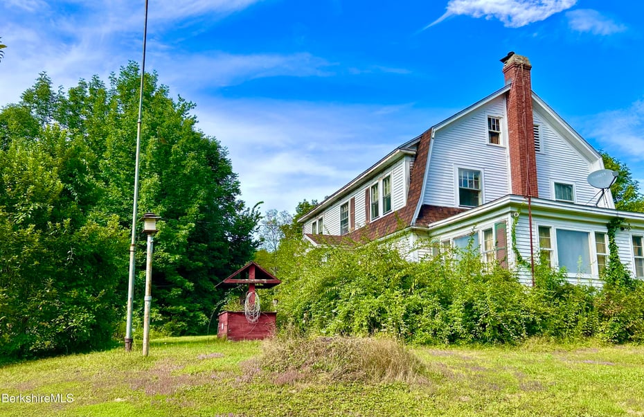 3258 Main St Photo 1