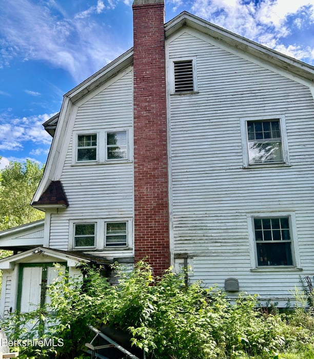 3258 Main St Photo 6