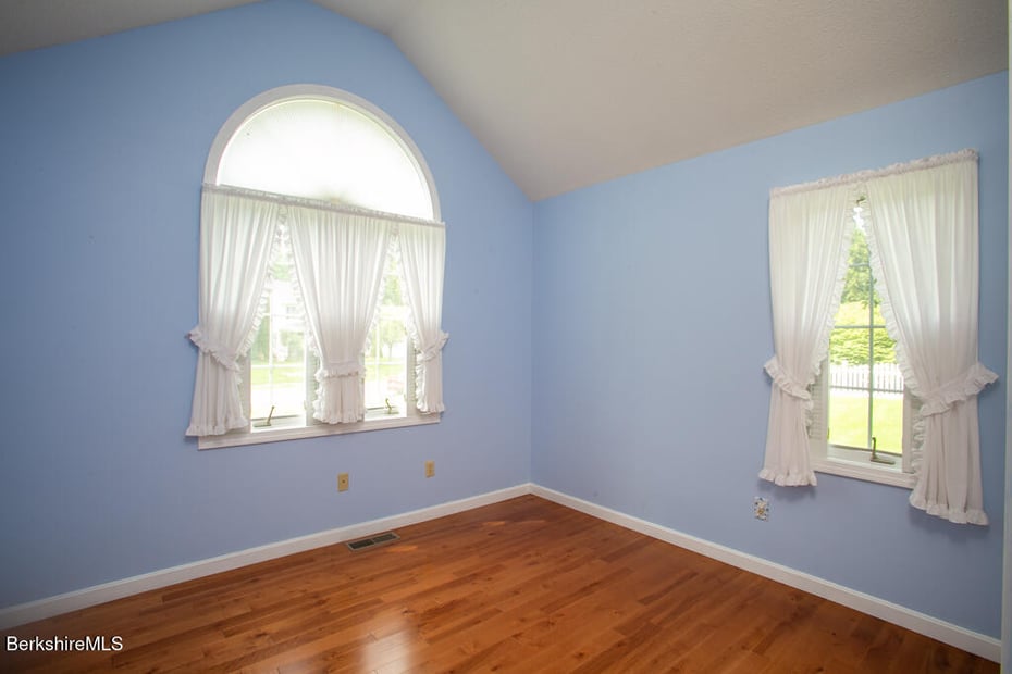 15 Holly Cir Photo 16