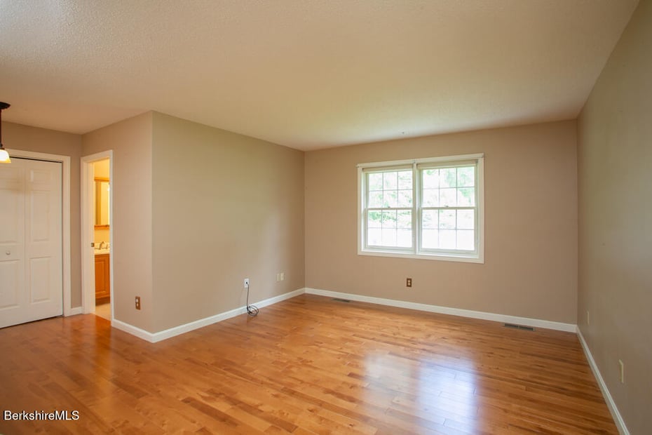 15 Holly Cir Photo 19