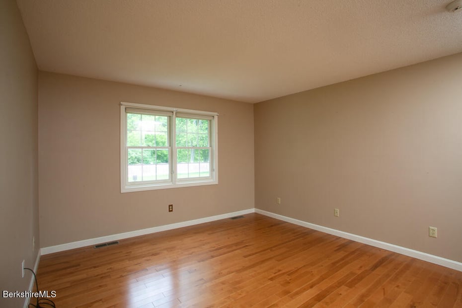 15 Holly Cir Photo 18