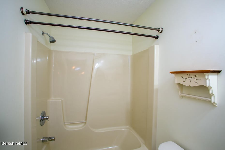15 Holly Cir Photo 17