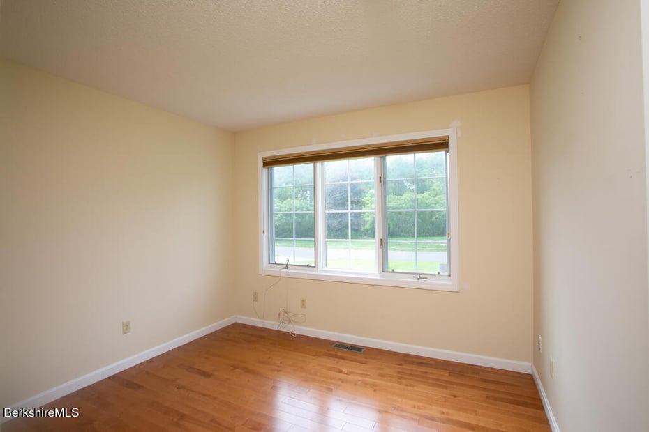 15 Holly Cir Photo 15