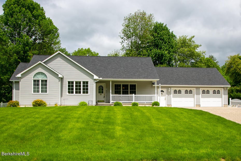 15 Holly Cir Photo 1