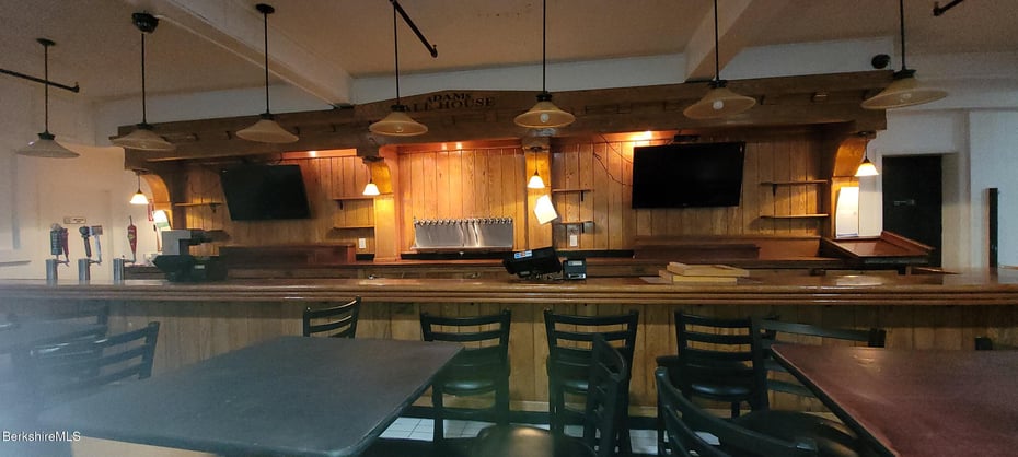 8-10 E Hoosac St Photo 20