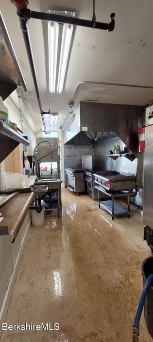 8-10 E Hoosac St Photo 16