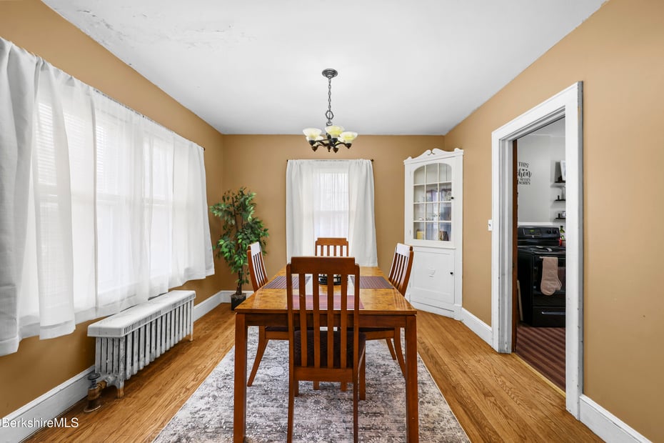 68 Church St Photo 7