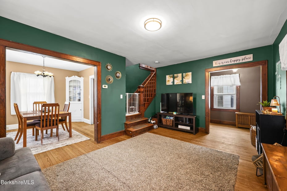 68 Church St Photo 5