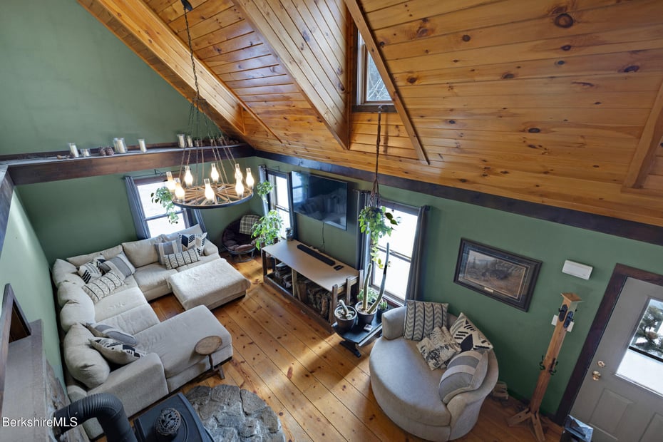 593 Woodmere Rd Photo 8