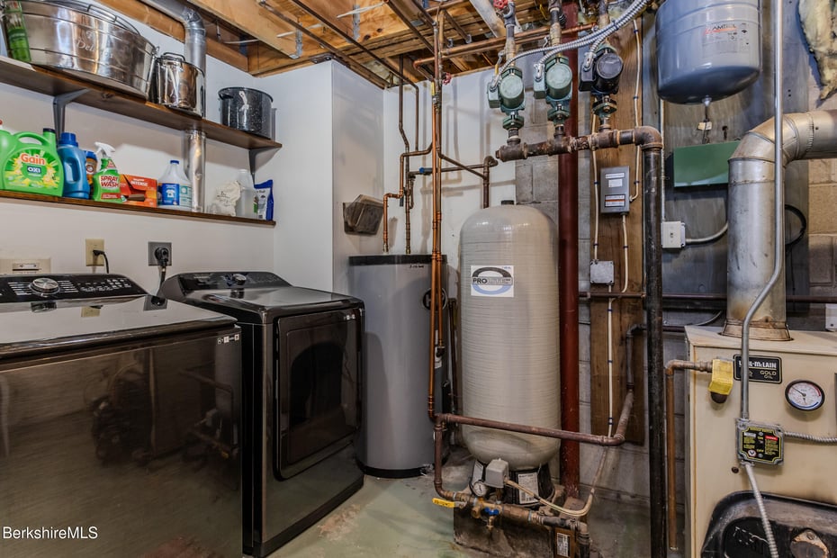 593 Woodmere Rd Photo 29