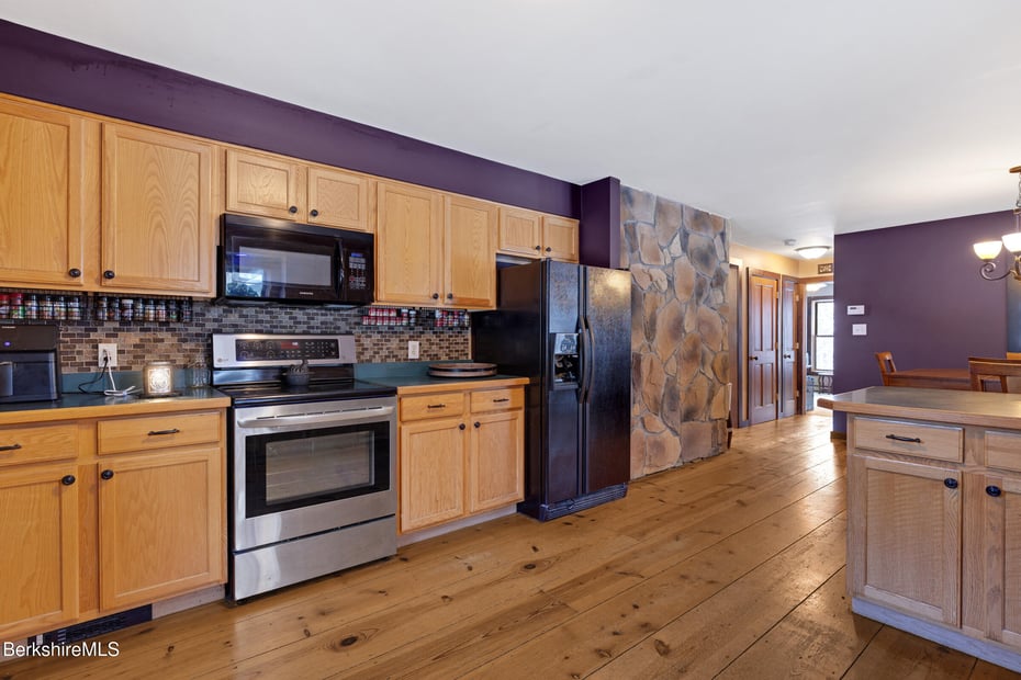 593 Woodmere Rd Photo 9