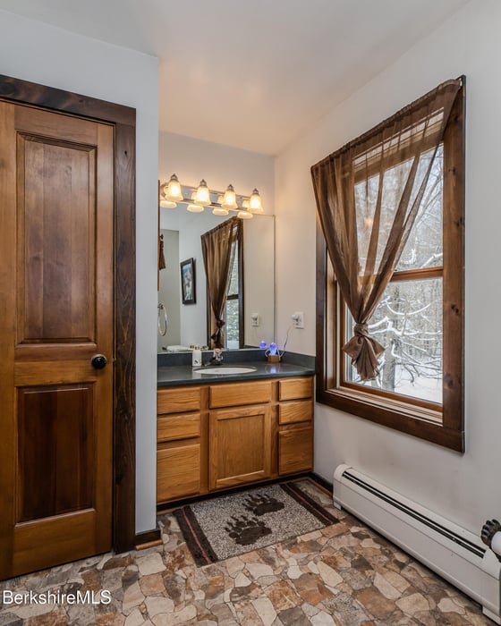 593 Woodmere Rd Photo 26