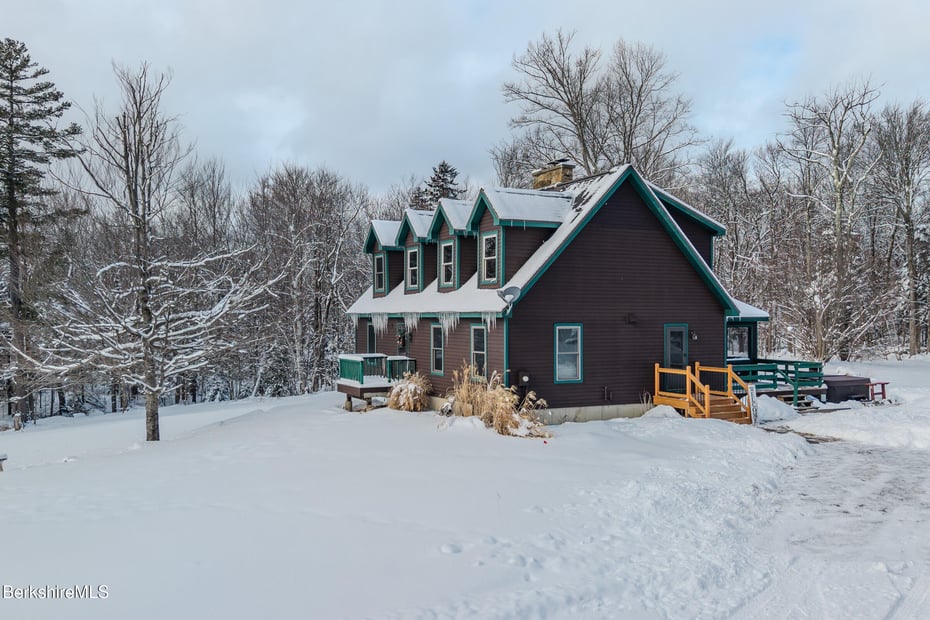 593 Woodmere Rd Photo 2