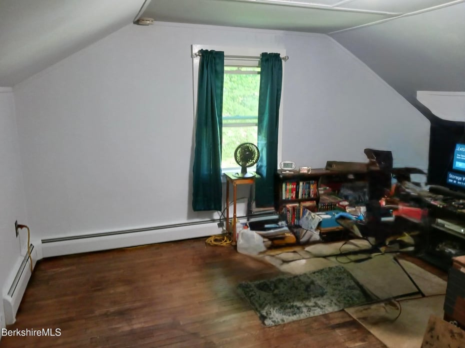 477 State Rd Photo 24