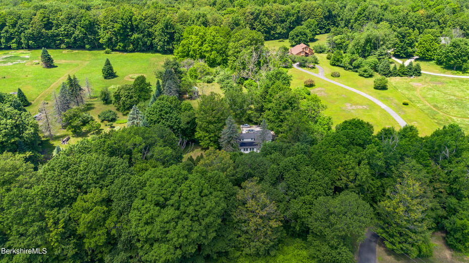477 State Rd Photo 6