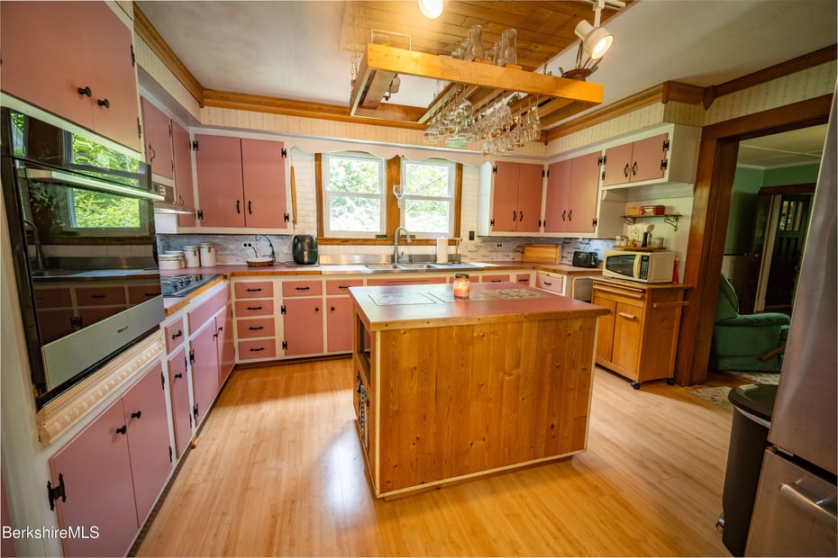 477 State Rd Photo 12