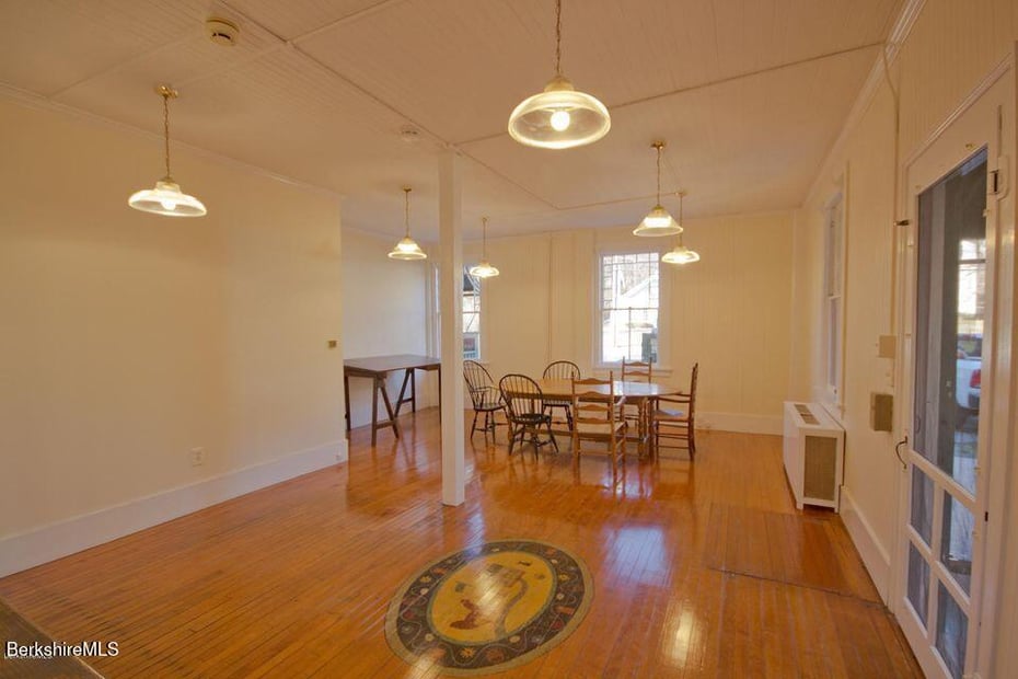 Egremont Commercial Photo 14