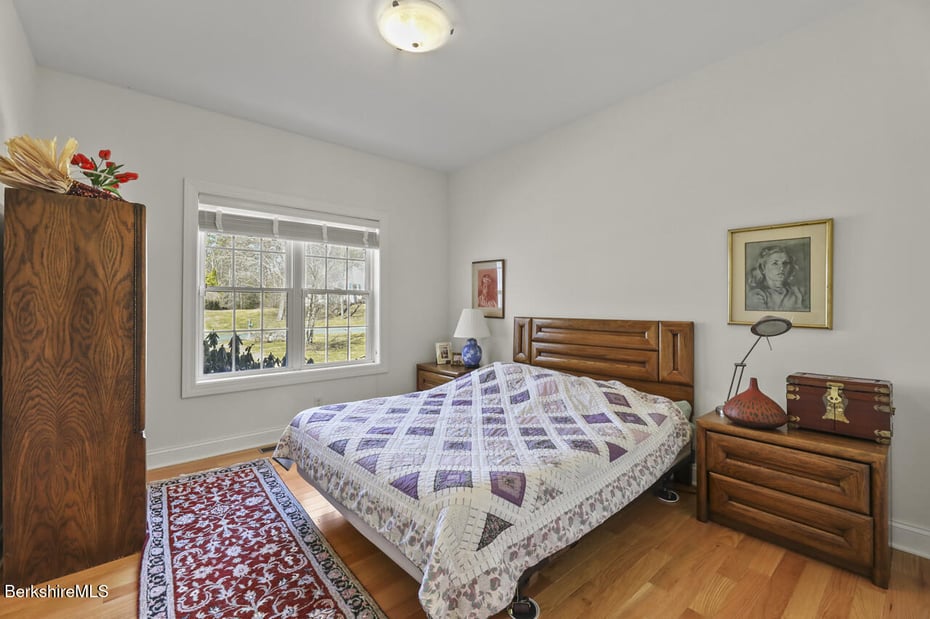 140 Pine Cone Ln Photo 15