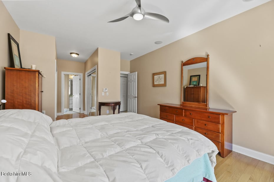 140 Pine Cone Ln Photo 13