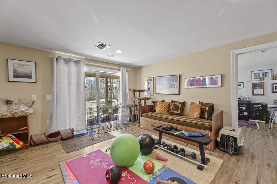 140 Pine Cone Ln Photo 19