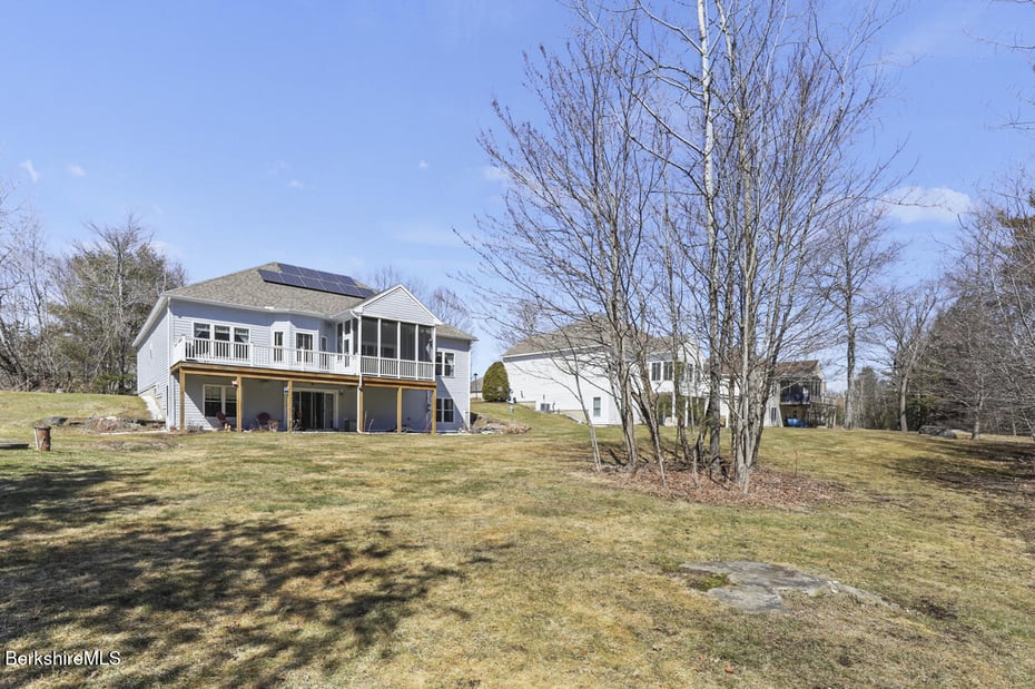 140 Pine Cone Ln Photo 2