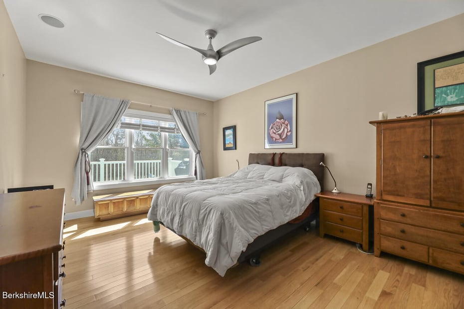 140 Pine Cone Ln Photo 12