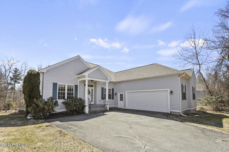 140 Pine Cone Ln Photo 1