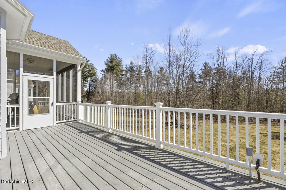 140 Pine Cone Ln Photo 11