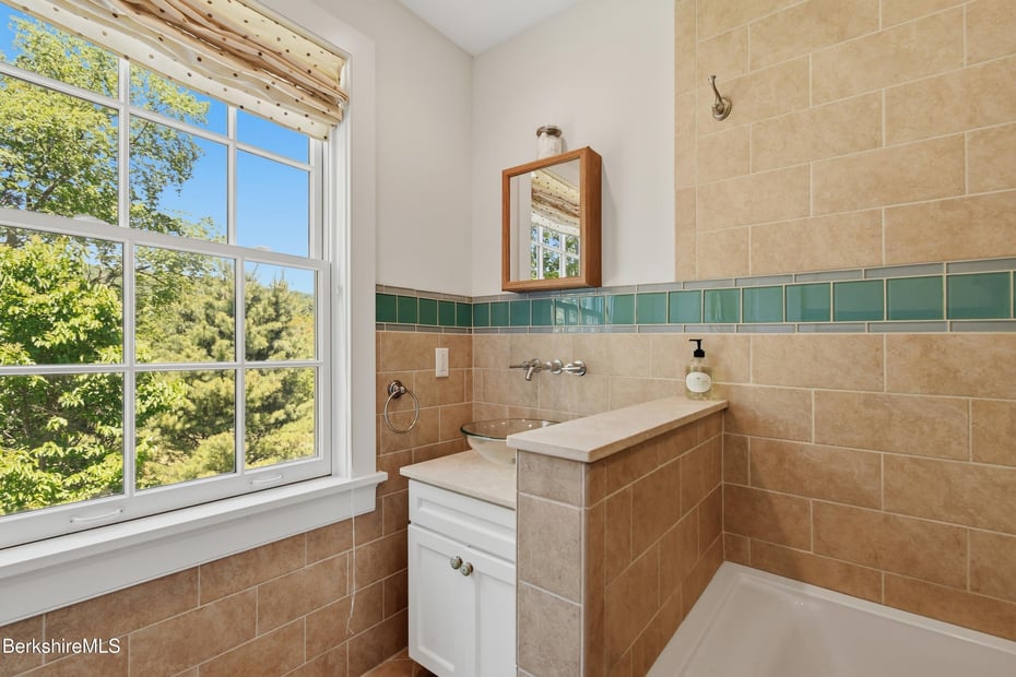 136 Mallery Rd Photo 68