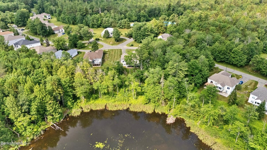 210 Pine Cone Ln Photo 55