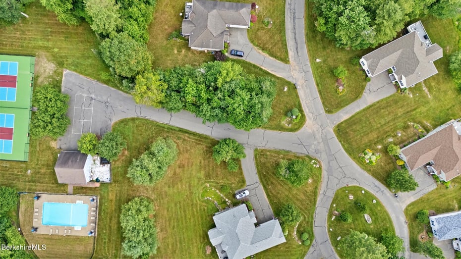 210 Pine Cone Ln Photo 51