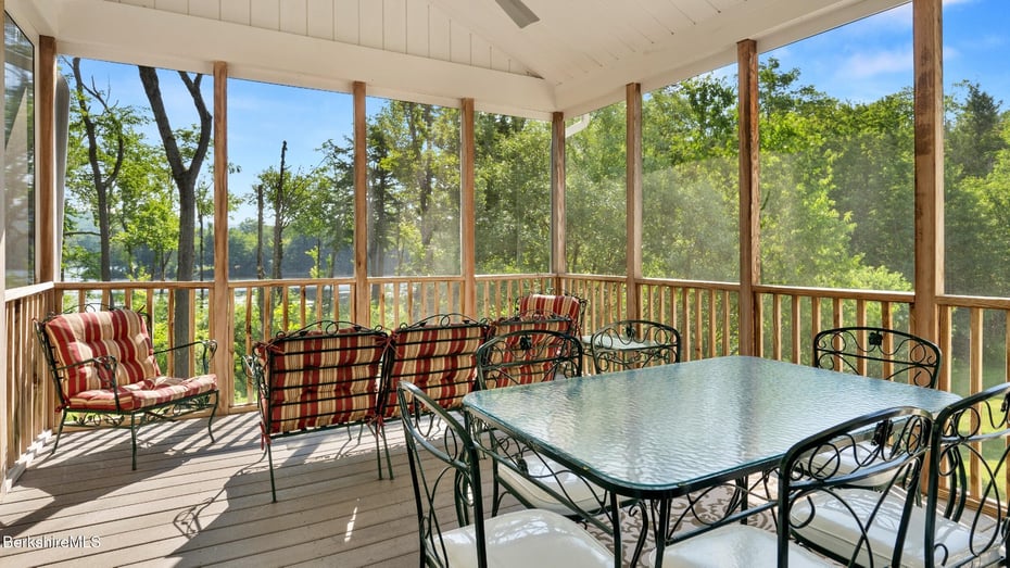 210 Pine Cone Ln Photo 40