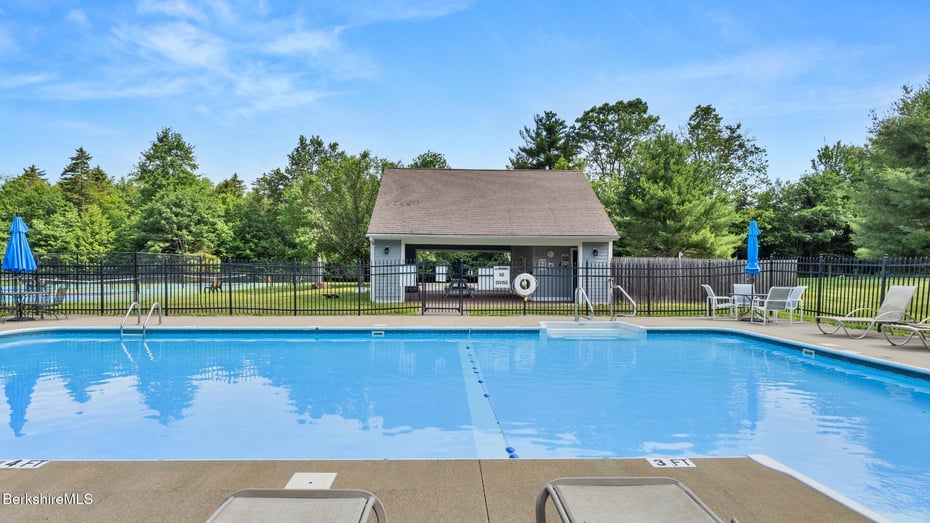 210 Pine Cone Ln Photo 43