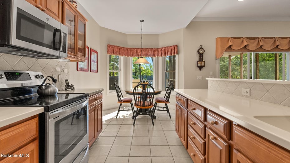 210 Pine Cone Ln Photo 9