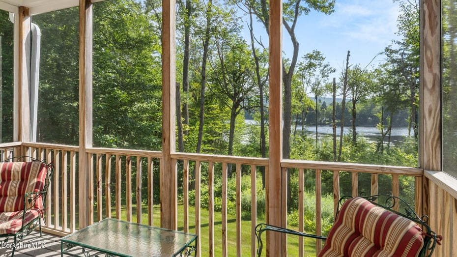 210 Pine Cone Ln Photo 38