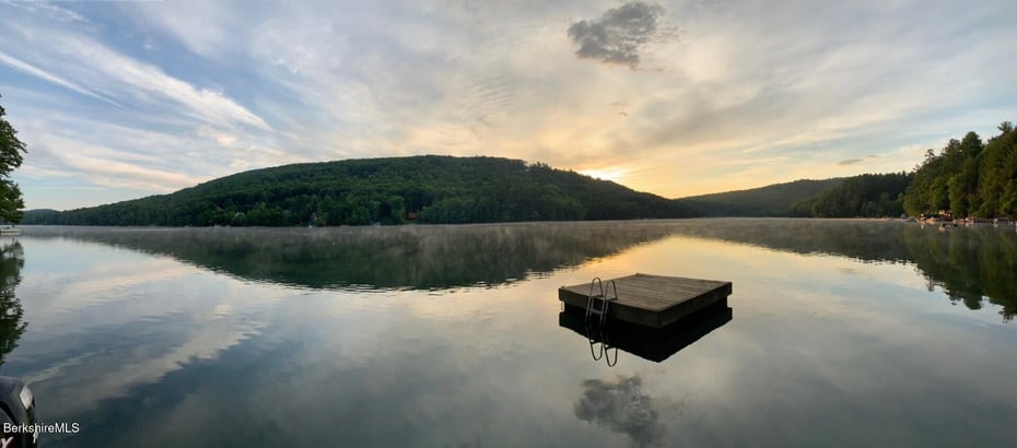 20 Lakeside Ter Photo 2