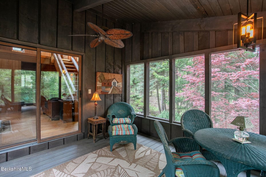 20 Lakeside Ter Photo 28