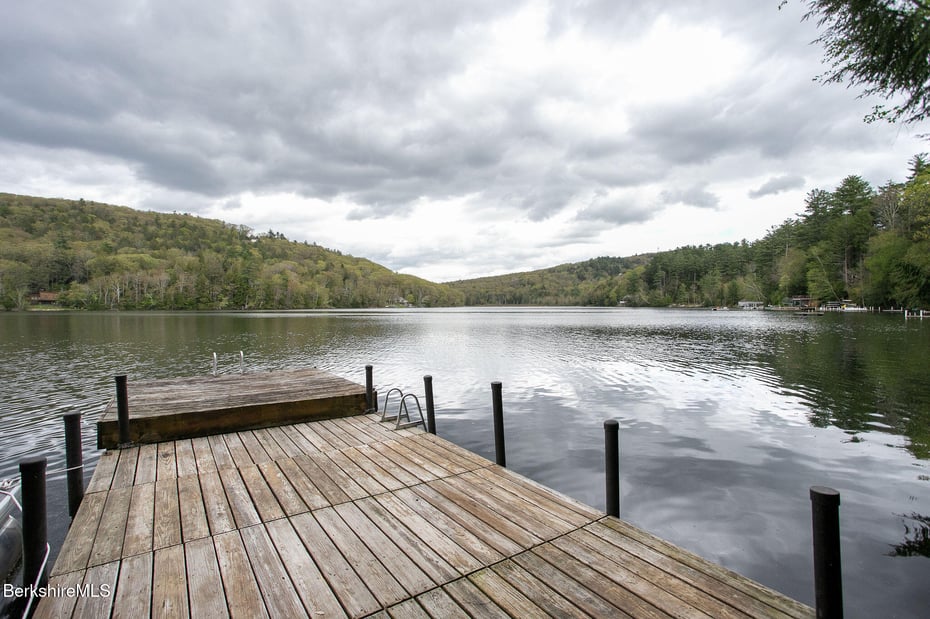 20 Lakeside Ter Photo 4