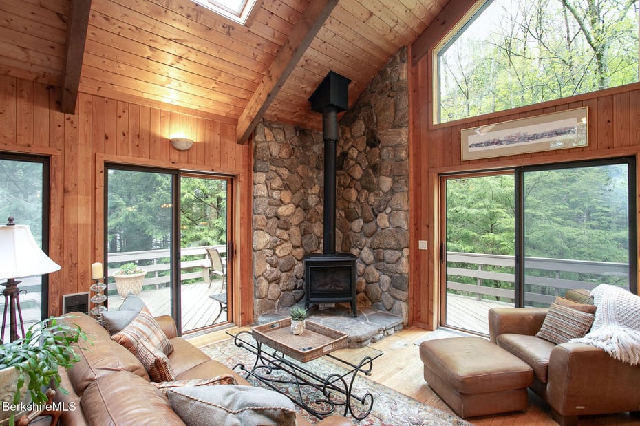 20 Lakeside Ter Photo 19