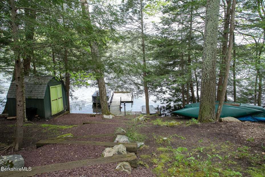 20 Lakeside Ter Photo 16