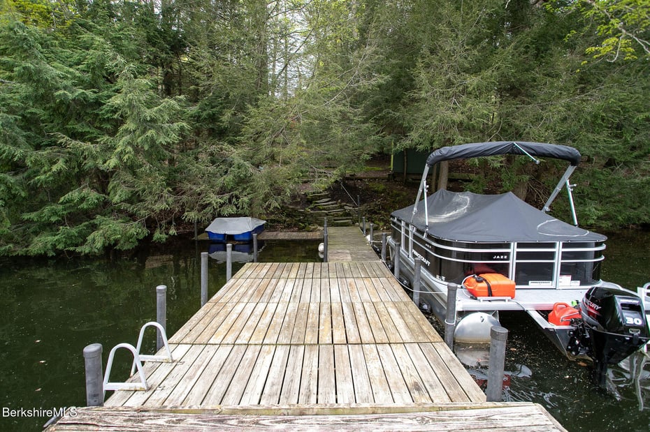 20 Lakeside Ter Photo 5
