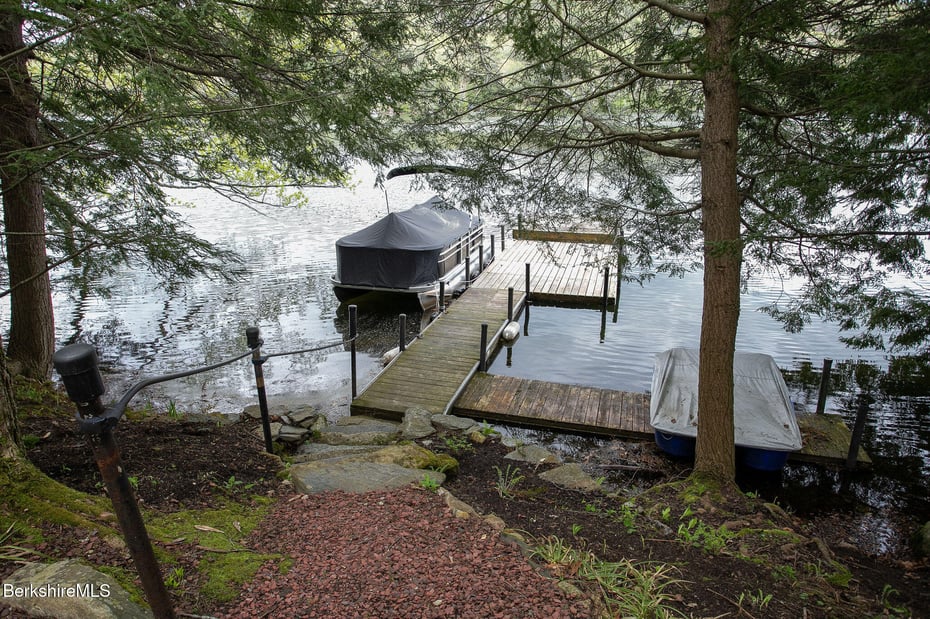 20 Lakeside Ter Photo 6