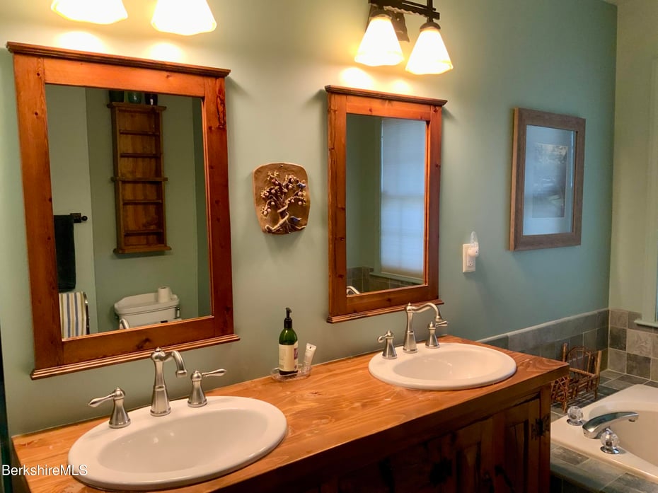 1136 Barker Rd  #66 Photo 21