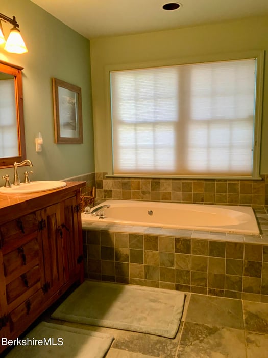 1136 Barker Rd  #66 Photo 19