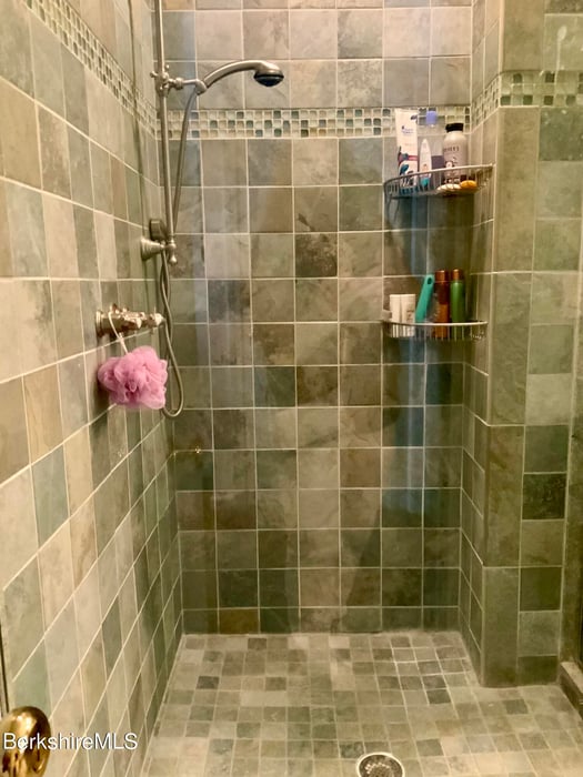 1136 Barker Rd  #66 Photo 20