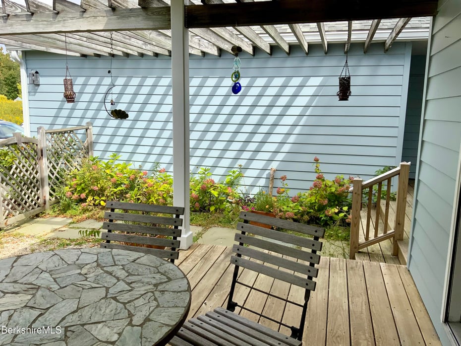 1136 Barker Rd  #66 Photo 2