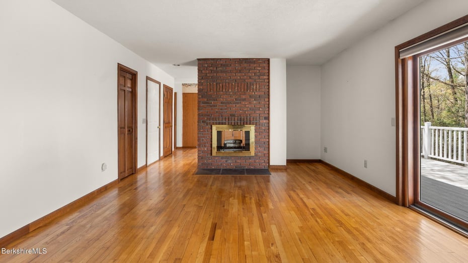 7 Cedar Ln Photo 13