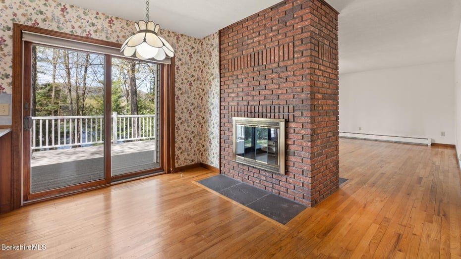 7 Cedar Ln Photo 2