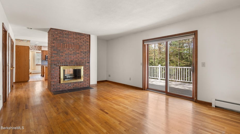 7 Cedar Ln Photo 4