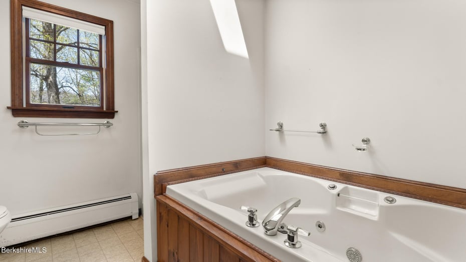 7 Cedar Ln Photo 24